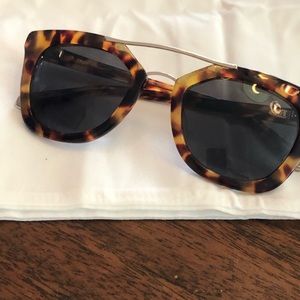 Ky for Tura sunglasses. Hardly worn, perfect condition.